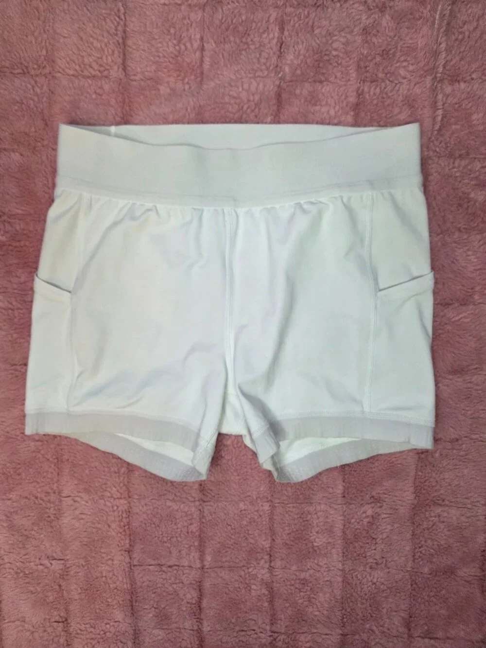 LULULEMON White Morning Match Short 3.5